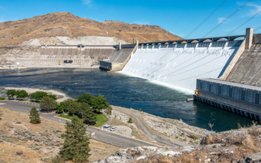The Grand Coulee Dam on the Columbia River in Washington is the largest in the Bonneville Power Administration system. (Will/Adobe Stock)