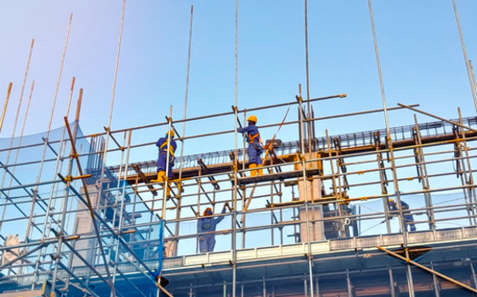 Workplace hazards kill approximately 385 U.S. workers each day or 40,000 workers each year, according to a report from the AFL-CIO. (realone/AdobeStock)